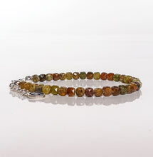 Load image into Gallery viewer, Žaliojo granato sidabro 925 apyrankė moterims "Svajonės pildosi" - Petit Secret