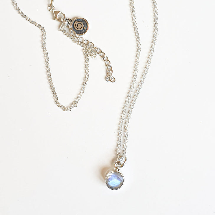 Delicate Moonstone AAA grade Round Silver 925 Pendant with Chain "Intuition"