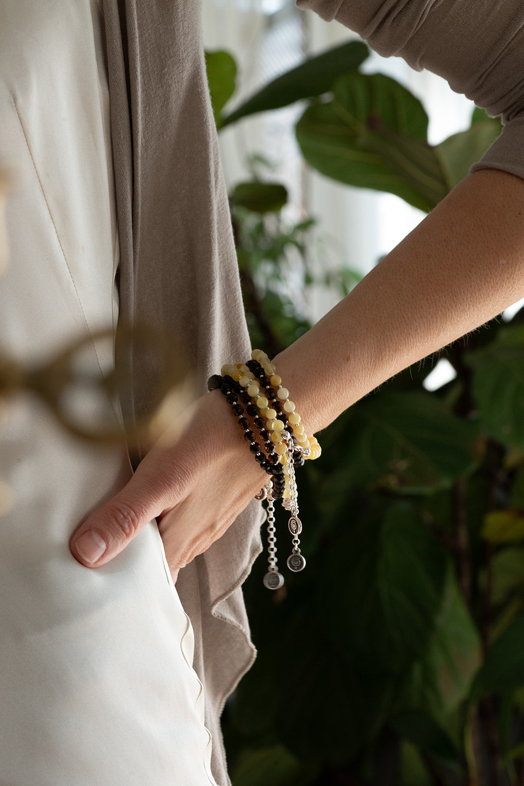 Natural Faceted Two-Tone Baltic Amber and Sterling Silver 925 Bracelet and Necklace Set