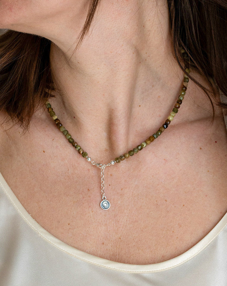 Green Garnet Silver 925 Necklace "Vital Thouhgts" - Petit Secret