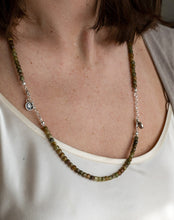 Load image into Gallery viewer, Žaliojo granato sidabro 925 vėrinio ir apyrankės "Svajonės pildosi" - Petit Secret