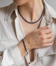 Load image into Gallery viewer, Tamsiai mėlyno safyro sidabro 925 kolje ir apyrankės rinkinys moterims "Sielos dovanos" - Petit Secret