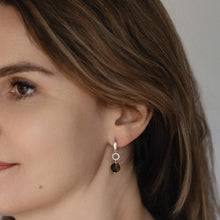 Load image into Gallery viewer, Elegantiški sidabro 925 auskarai su Baltijos gintaru "Saulės istorijos"