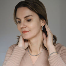 Load image into Gallery viewer, Elegantiški aukšto kokybės labradorito sidabro 925 auskarai moterims "Sergėtojas"